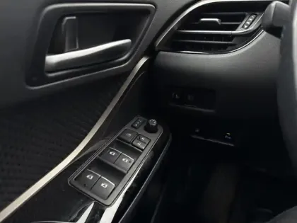 Photo 15 Toyota C-HR 1.8 HYBRIDE 122 EDITION