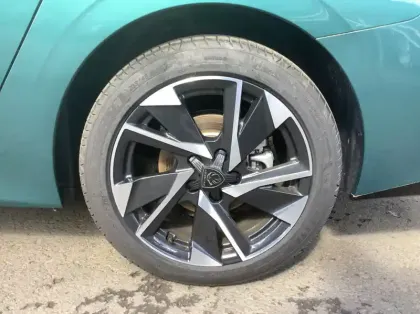 Photo 8 Peugeot 308 Hybrid 145 e-DCS6 Allure