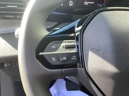 Photo 22 Peugeot 308 Hybrid 145 e-DCS6 Allure