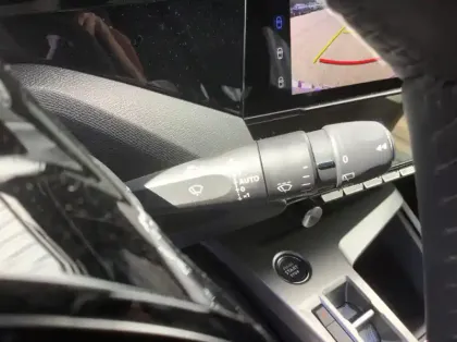 Photo 19 Peugeot 308 Hybrid 145 e-DCS6 Allure