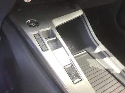 Photo 21 Peugeot 308 Hybrid 145 e-DCS6 Allure