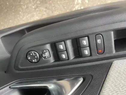 Photo 10 Citroën C4 Gén. III Ph1 Feel Pack 5