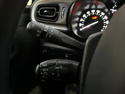 Photo 12 Citroën C3  1.2 PureTech 110ch S&S Shine 124g