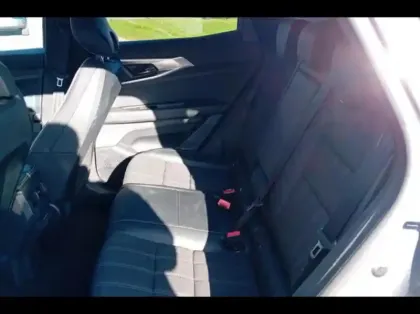 Photo 10 Renault Austral  1.2 E-Tech full hybrid 200ch Iconic- 24