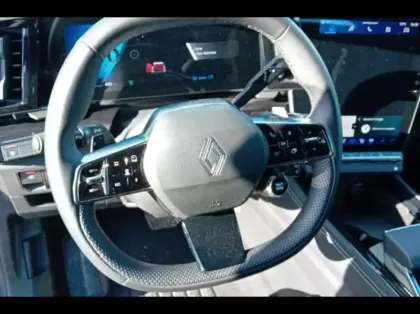 Photo 14 Renault Austral  1.2 E-Tech full hybrid 200ch Iconic- 24