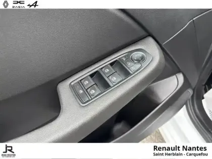 Photo 9 Renault Clio Gén. V (BJA) Ph1 NG Evolution 5