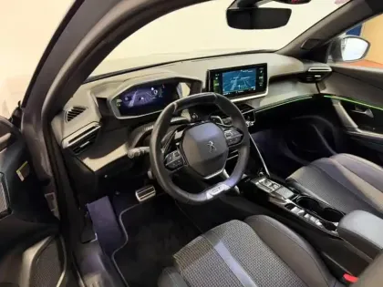 Photo 7 Peugeot 2008  1.2 130 GT EAT8 / Gps / Toit ouvrant / Attelage