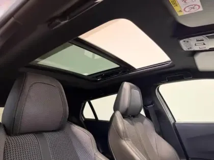 Photo 11 Peugeot 2008  1.2 130 GT EAT8 / Gps / Toit ouvrant / Attelage