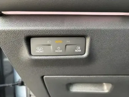 Photo 7 Volkswagen Tiguan  2.0 TDI 150ch VW Edition DSG7