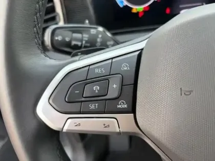 Photo 9 Volkswagen Tiguan  2.0 TDI 150ch VW Edition DSG7