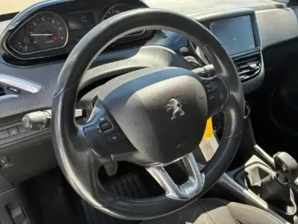 Photo 13 Peugeot 2008  1.5 BlueHDi 100ch E6.c Active S&S BVM5