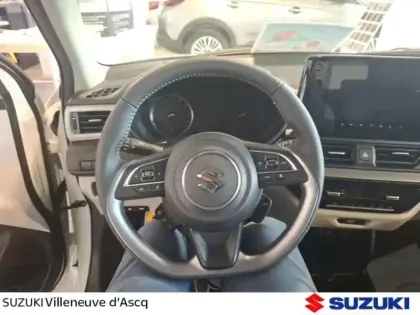 Photo 8 Suzuki Swift  1.2 Hybrid 83ch Pack