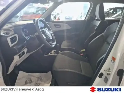 Photo 10 Suzuki Swift  1.2 Hybrid 83ch Pack