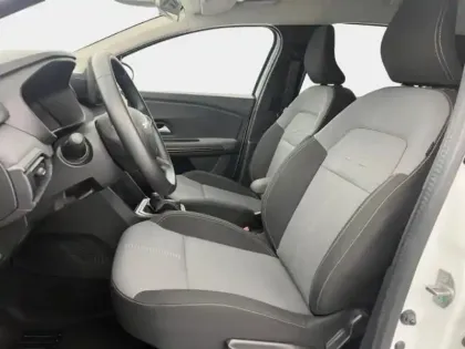 Photo 13 Dacia Jogger  1.6 hybrid 140ch Extreme 7 places -24