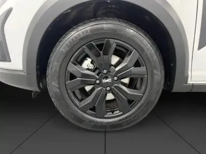 Photo 10 Dacia Jogger  1.6 hybrid 140ch Extreme 7 places -24