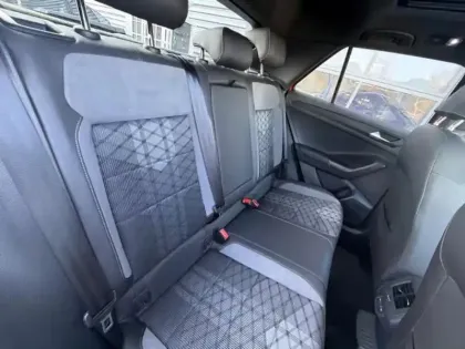 Photo 12 Volkswagen T-roc  1.5 TSI EVO 150ch R-Line DSG7