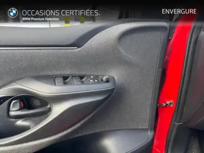 Photo 13 Toyota Yaris  116h Première 5p