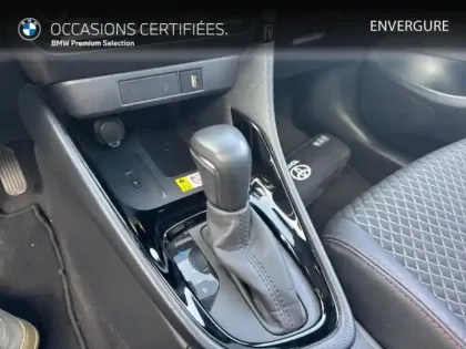 Photo 14 Toyota Yaris  116h Première 5p