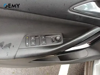 Photo 13 Opel Astra  1.2 Turbo 130 ch BVM6