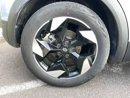 Photo 18 Renault Captur  E-Tech full hybrid 145 ch