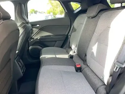 Photo 13 Renault Captur  E-Tech full hybrid 145 ch