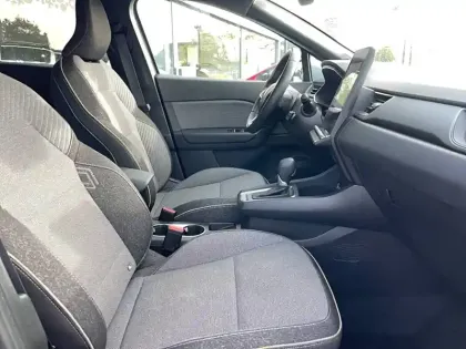 Photo 19 Renault Captur  E-Tech full hybrid 145 ch