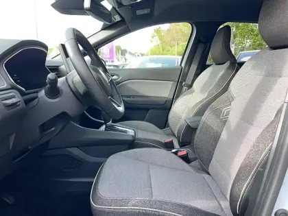 Photo 7 Renault Captur  E-Tech full hybrid 145 ch