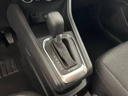 Photo 21 Renault Captur  E-Tech full hybrid 145