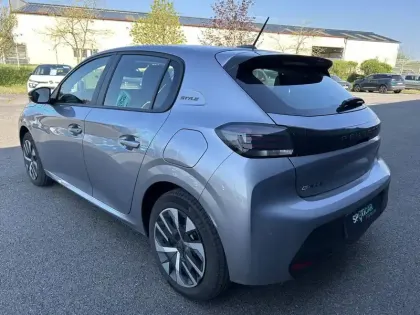 Photo 10 Peugeot 208  Electrique 50 kWh 136ch