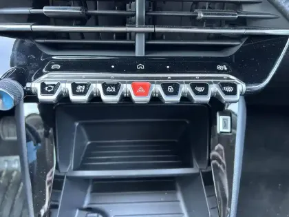 Photo 14 Peugeot 208  Electrique 50 kWh 136ch