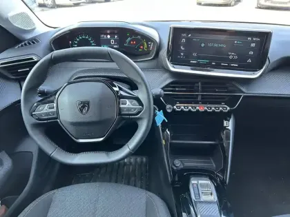 Photo 8 Peugeot 208  Electrique 50 kWh 136ch