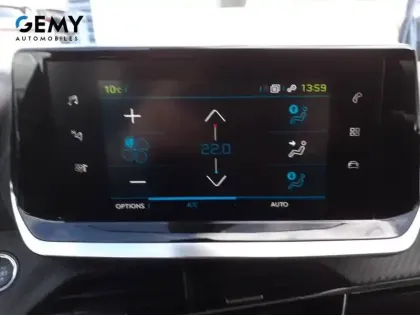 Photo 15 Peugeot 2008  Electrique 136 ch