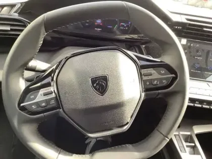 Photo 8 Peugeot 308  Hybrid 145 e-DCS6