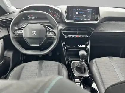 Photo 87 Peugeot 2008  PureTech 100 S&S BVM6