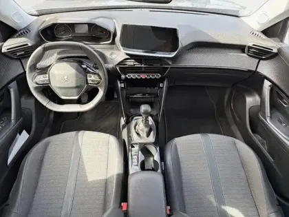 Photo 47 Peugeot 2008  PureTech 100 S&S BVM6