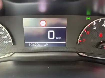 Photo 29 Peugeot 2008 Gén. II Ph1 NG Allure 5