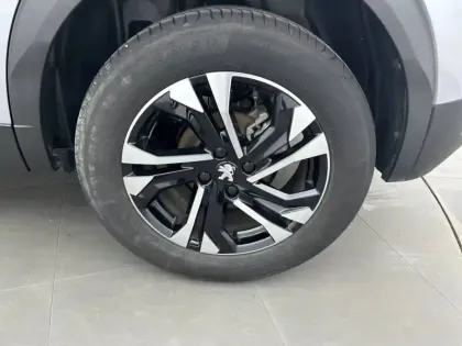 Photo 92 Peugeot 2008  PureTech 100 S&S BVM6