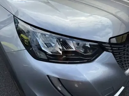 Photo 75 Peugeot 2008  PureTech 100 S&S BVM6