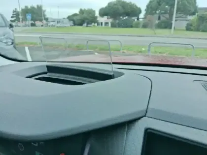 Photo 31 Citroën C4 e- 136 ch Automatique