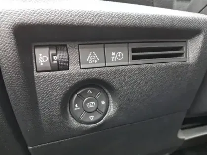 Photo 30 Citroën C4 e- 136 ch Automatique