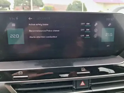 Photo 53 Citroën C4 e- 136 ch Automatique