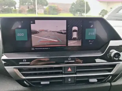 Photo 17 Citroën C4 e- 136 ch Automatique