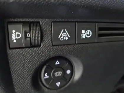Photo 127 Citroën C4 e- 136 ch Automatique