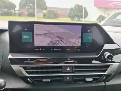 Photo 14 Citroën C4 e- 136 ch Automatique