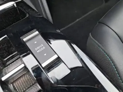 Photo 29 Citroën C4 e- 136 ch Automatique