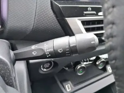 Photo 26 Citroën C4 e- 136 ch Automatique