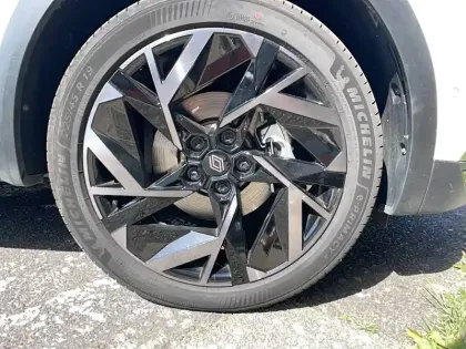 Photo 26 Renault Symbioz  E-Tech full hybrid 145