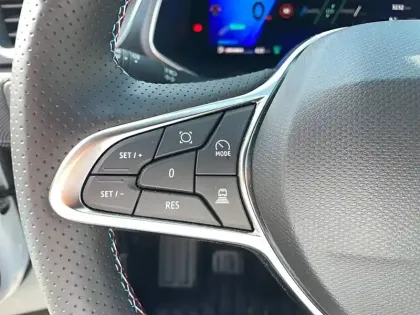 Photo 16 Renault Symbioz  E-Tech full hybrid 145