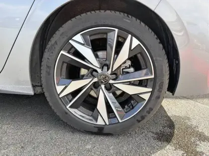 Photo 12 Peugeot 308  PureTech 130ch S&S EAT8