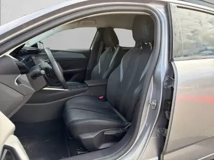 Photo 10 Peugeot 308  PureTech 130ch S&S EAT8